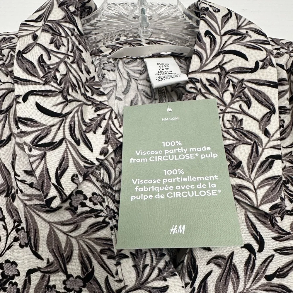 H&M Brown & White Long-Sleeve Leaf Print Dress - Size XS - Very Oversized - Picture 4 of 6